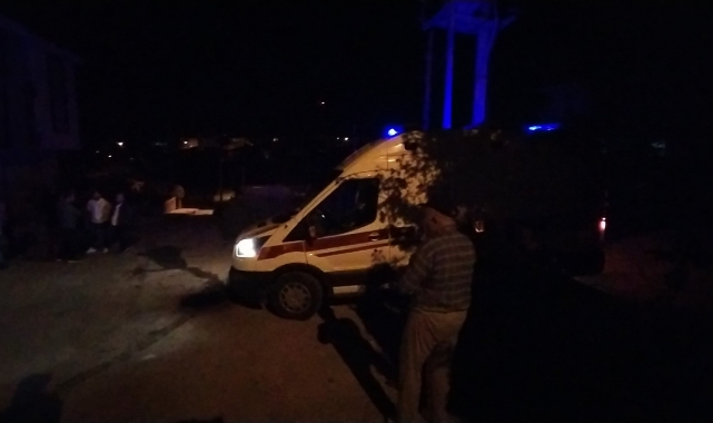 Çorum'da iki otomobil birbirine girdi