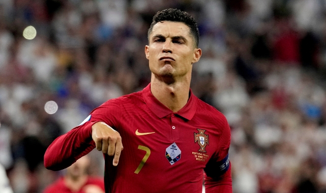 Cristiano Ronaldo Guinness Rekorlar Kitabı'na girdi!