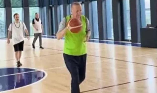 Cumhurbaşkanı Erdoğan basketbol maçı yaptı!