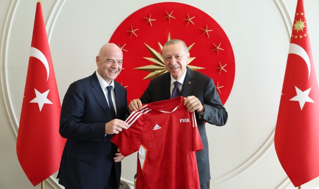 Cumhurbaşkanı Erdoğan, FIFA Başkanı Infantino ile görüştü
