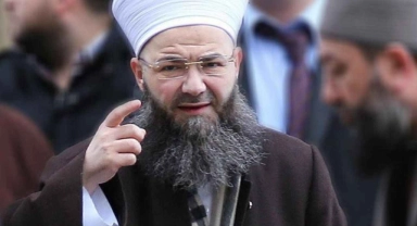 Cübbeli Ahmet CHP'li belediyeleri topa tuttu