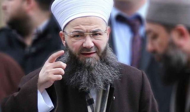 Cübbeli Ahmet CHP'li belediyeleri topa tuttu