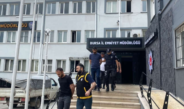 Darp edip silahla yaraladılar polisten kaçamadılar