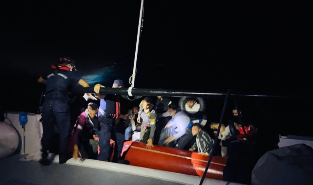 Datça’da 18 düzensiz göçmen kurtarıldı
