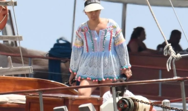 Demet Akalın Bodrum'da