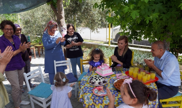 Depremzede Elif’e sürpriz doğum günü