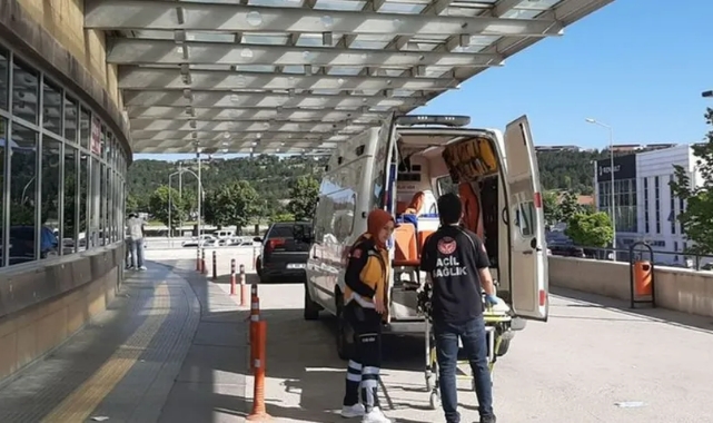 Devrilen traktörün altında kalan kişi öldü