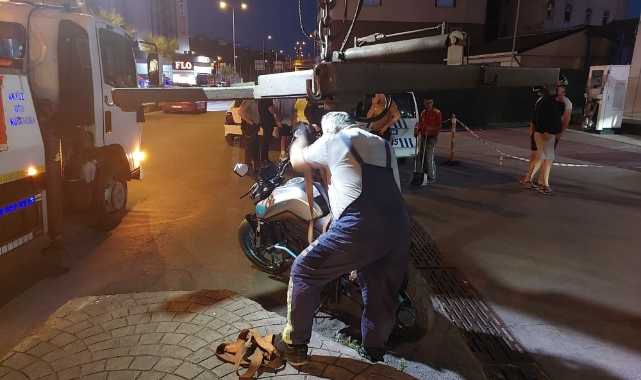 Dur ihtarına uymadı, polisin yazdığı ceza makbuzunu yere attı