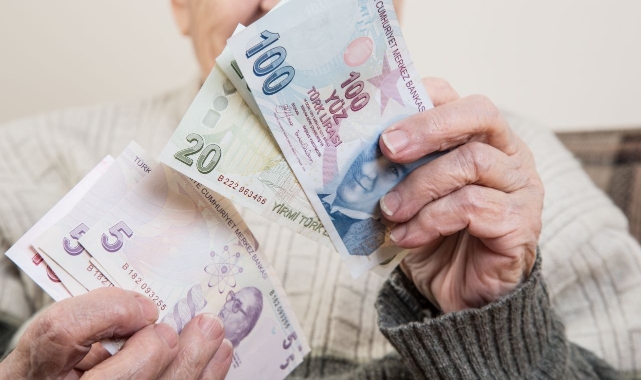 Emekli maaş ve ikramiyelerin ödemesi başladı