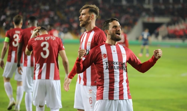En güzel gol Sivassporlu Erdoğan Yeşilyurt’tan