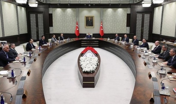 Eski Bakanlardan yeni kabine için tebrik paylaşımları