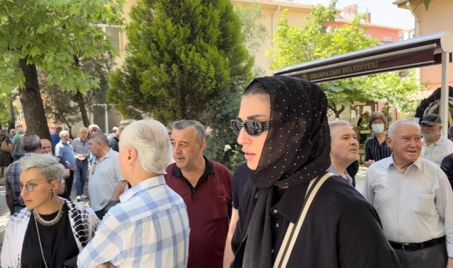 Eski milli voleybolcu Neslihan Demir’in babası son yolculuğuna uğurlandı