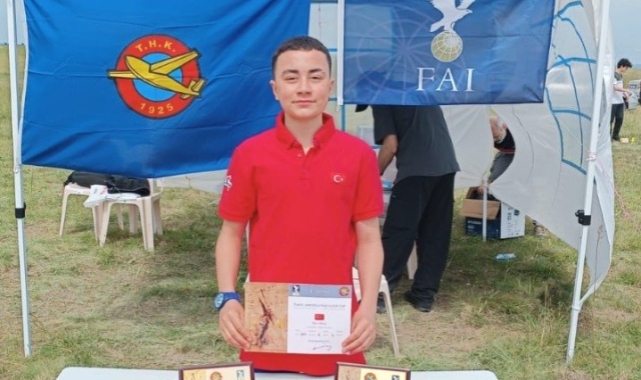 FAI Dünya kupasını Sivaslı sporcu kaldırdı