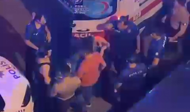 Fatih’te bıçaklı kavga: 2 yaralı