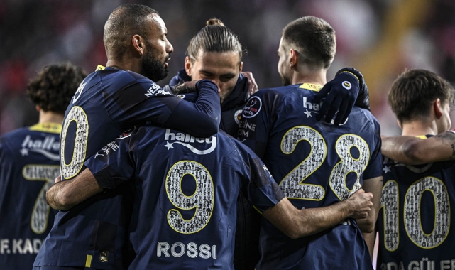 Fenerbahçe'nin kamp kadrosu belli oldu