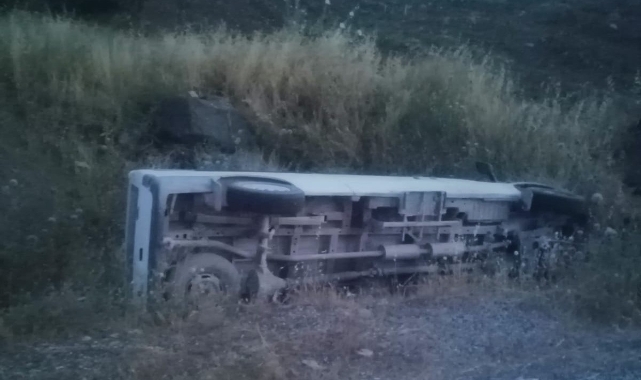 Adıyaman'da minibüs takla attı: 1 yaralı
