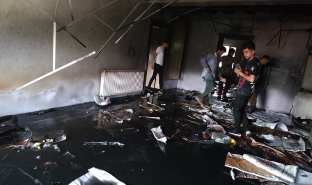 Hacda olan vatandaşın evi yandı