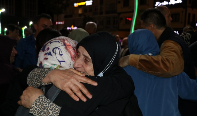 Hacı adayları sevinç gözyaşlarıyla uğurlandı