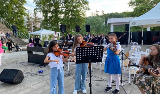 Halk Eğitim Merkezinde öğrendiler konser verdiler