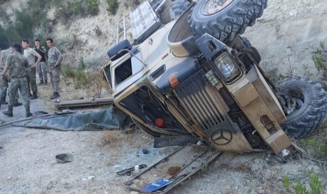 Hatay’da askeri araç devrildi: 4 yaralı