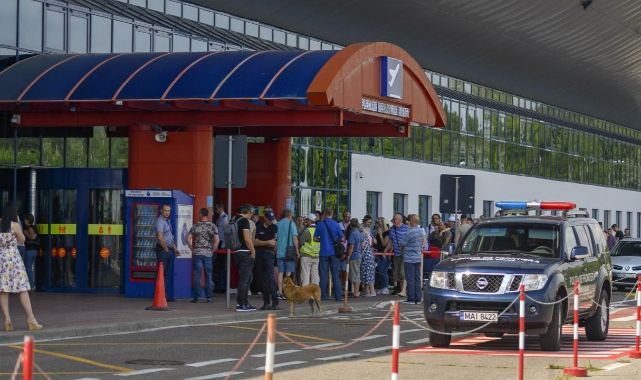 Havalimanı'nda silahlı saldırı! 2 kişi hayatını kaybetti