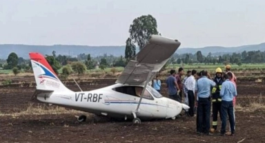 Hindistan’da askeri eğitim uçağı düştü: 2 pilot yaralandı