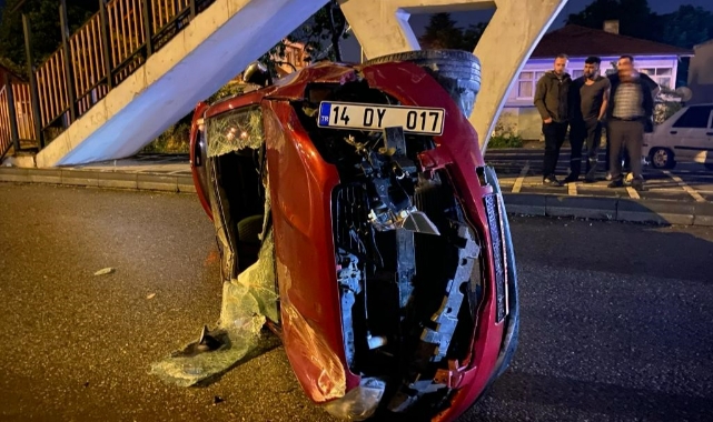 Hurdaya dönen araçtan çıkıp kaçtı
