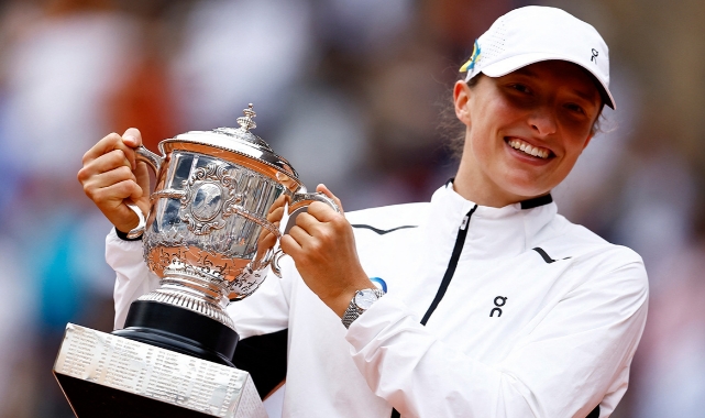 Iga Swiatek Roland Garros'ta şampiyon!