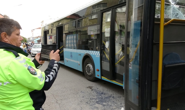 İki belediye otobüsü çarpıştı! 15 yolcu yaralandı