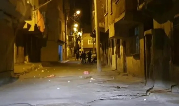 İki grup arasında kanlı kavga! 2 yaralı