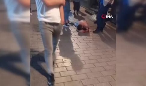İki kişinin kavgasında bıçaklar konuştu
