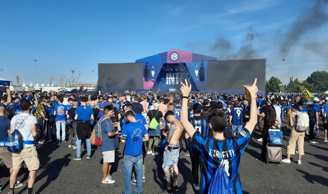 Inter taraftarından Hakan Çalhanoğlu’na sevgi gösterisi