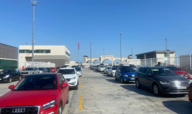 İpsala Sınır Kapısı’nda 10 kilometrelik araç kuyruğu