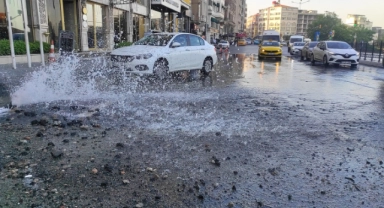 İstanbul'da su borusu patladı