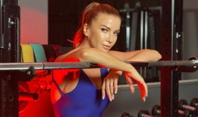 Ivana Sert bikinili pozuyla genç kızlara taş çıkardı!