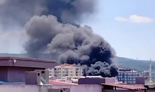İzmir'de çocuk parkında yangın paniği
