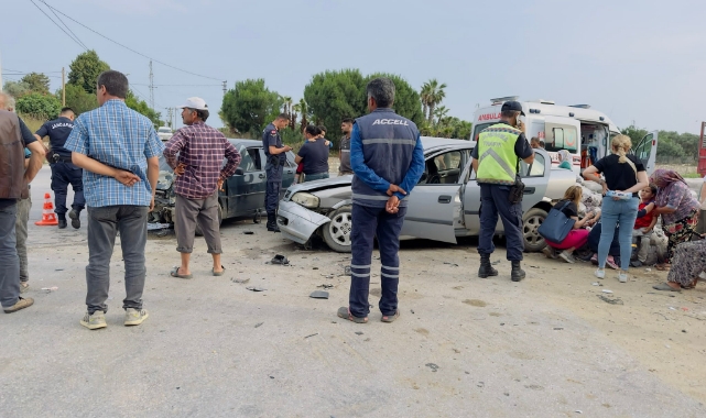 İzmir’de iki ayrı feci kaza! 11 yaralı