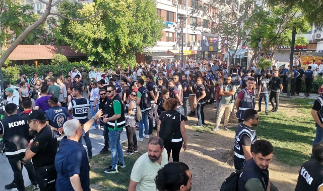 İzmir’de LGBT yürüyüşüne polis müdahalesi!