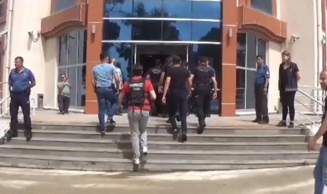 İzmir'de zehir tacirlerine operasyon: 36 tutuklama