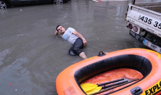 İzmir'deki su baskınlarında aynı manzaralar