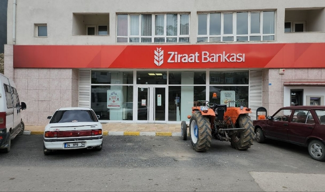 Kamu bankası kurşunlandı