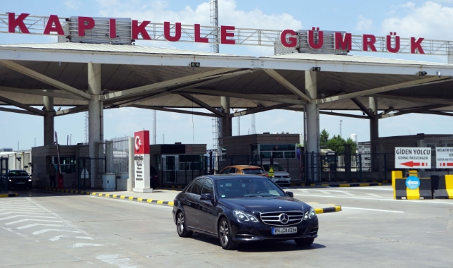 Kapıkule'den gurbetçi yoğunluğu