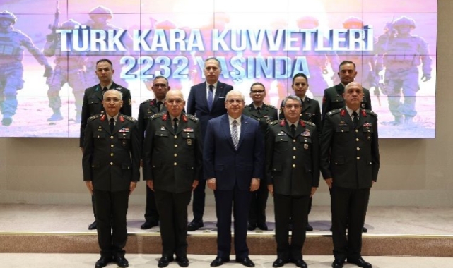 Kara Kuvvetleri Komutanı Avsever’den Bakan Güler’e ziyaret