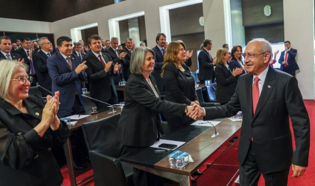 Kılıçdaroğlu yeni milletvekilleri ile buluştu
