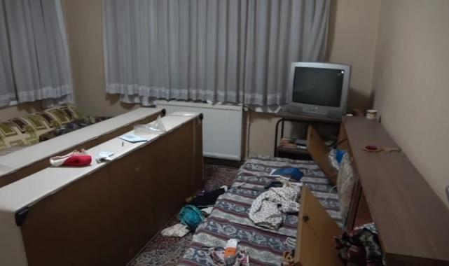 Koca binayı tepeden tırnağa talan ettiler
