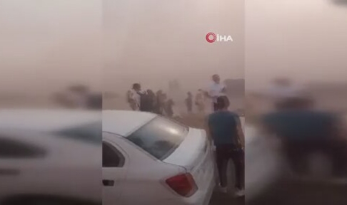Kum fırtınası zincirleme kazaya neden oldu! 7 yaralı