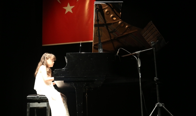 Kursiyer öğrenciler yeteneklerini sergiledi