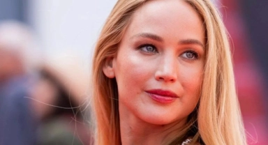 Lawrence Cannes'da neden terlik giydiğini açıkladı