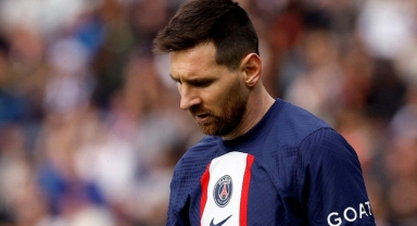Lionel Messi resmen PSG'den ayrıldı