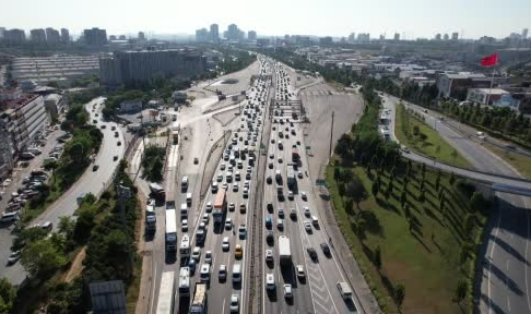Mahmutbey Gişeleri'nde trafik yoğunluğu
